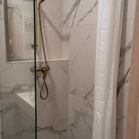M10 - Hostaid Apartment *